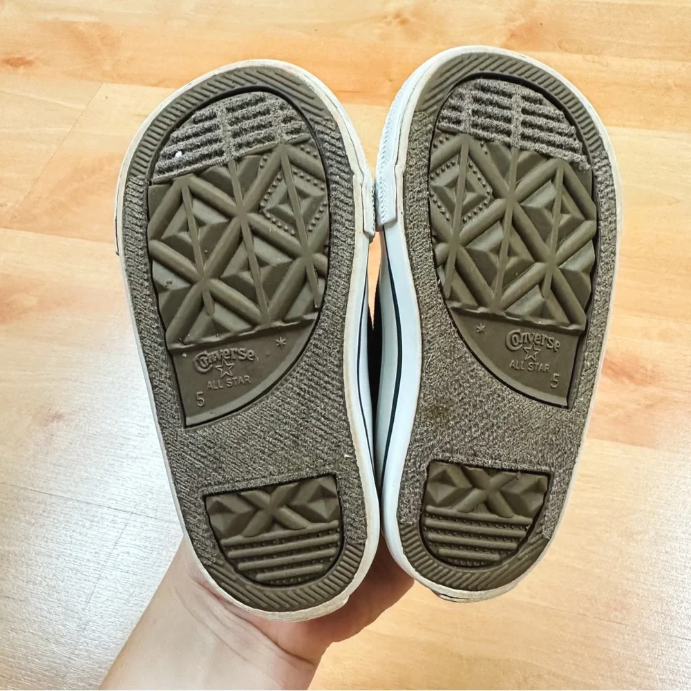 Converse Black & White Chuck Taylor All Star Low Top Lace Up Sneaker Toddler 5